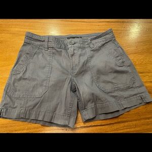 Barely used prana shorts, size 4, waist 27